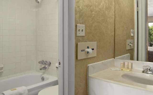 Days Inn by Wyndham Roanoke Civic Center