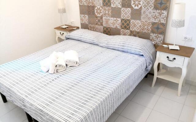 One bedroom appartement with enclosed garden and wifi at Favignana