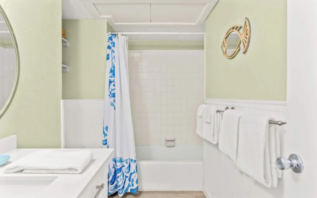 Tranquil Turquoise: Pet Friendly