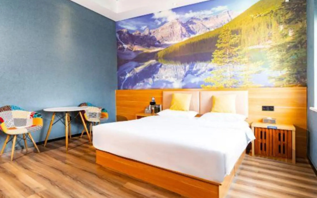 Square Circle Hotel（ ZhangHang Road store）