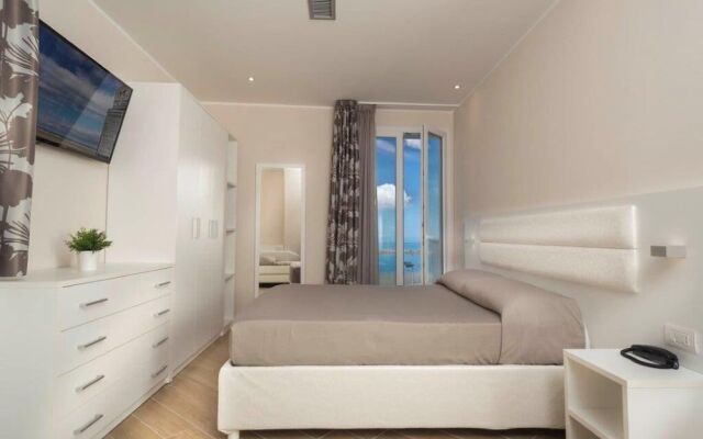 White Suite  Apartments