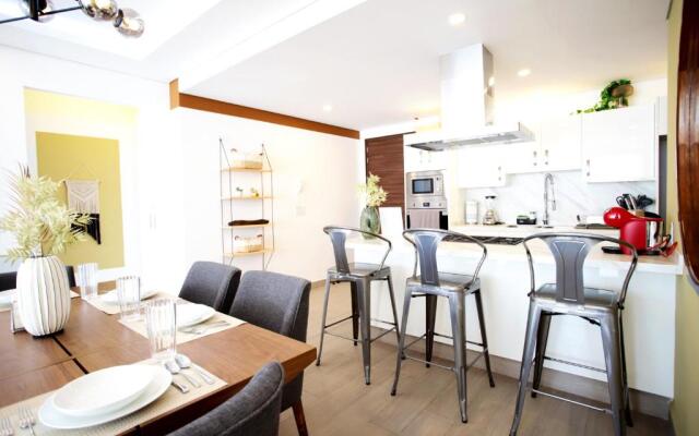 RealLuxe Stylish apartment with pool and gym