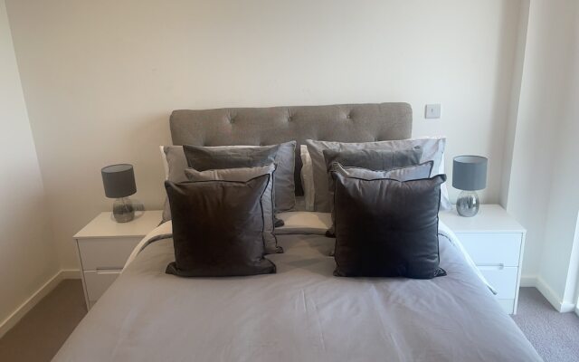 Immaculate 2bed Apartment in London - City Views