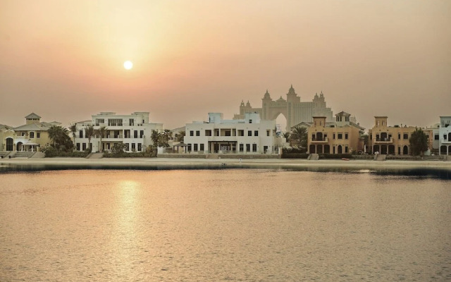 The Palm Jumeirah Villas - Frond E