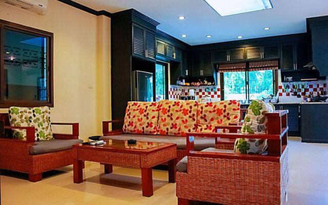 Thai Family Rawai Pool Villa