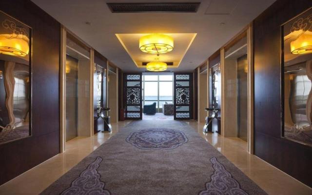 Long You West Lake Hillview International Hotel