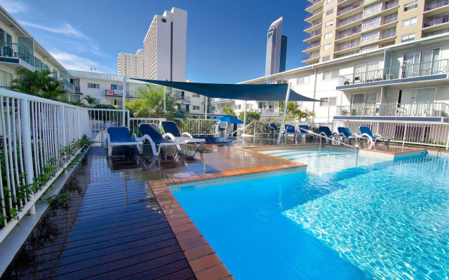 Raffles Royale