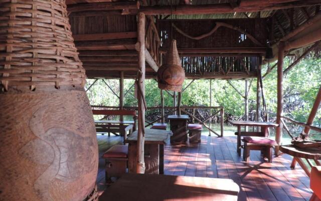 Urraca Monkey Island Eco Resort