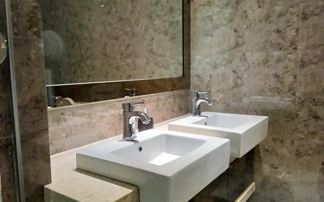 SKY POOL Designer Suite 2-7Pax at KL City