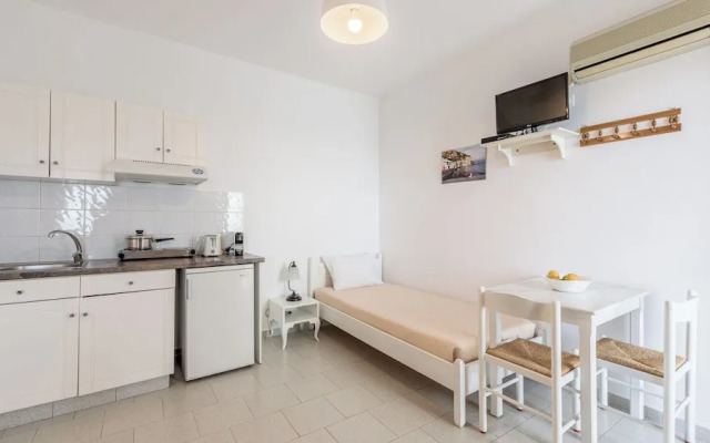 Giourgas Studios & Apartments