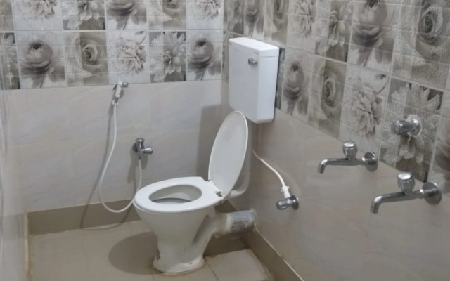 Goroomgo Space Town Kolkata