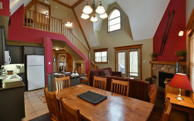 The Lodges at Blue Mountain - Historic Snowbridge Condos