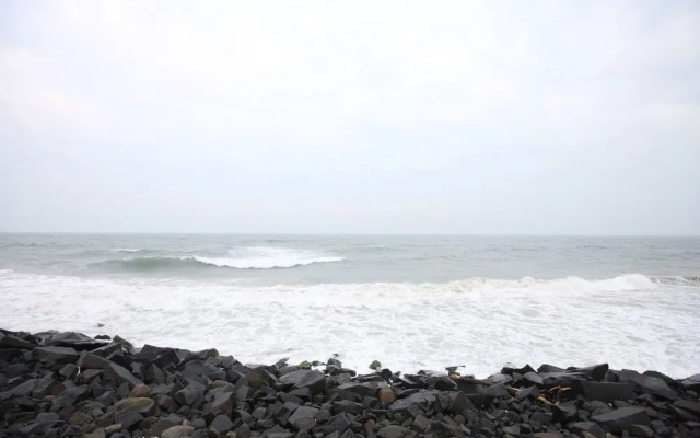 OYO Home 10497 Compact 2BHK Pondy White Town