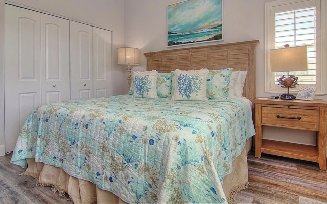 Intercoastal 203 by Teeming Vacation Rentals