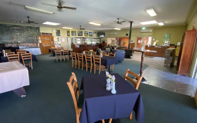 Bucketts Way Motel