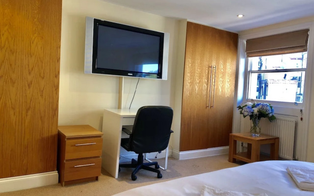Buckingham Palace View Apartment