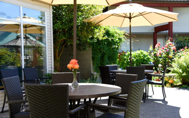 Gibsons Garden Hotel