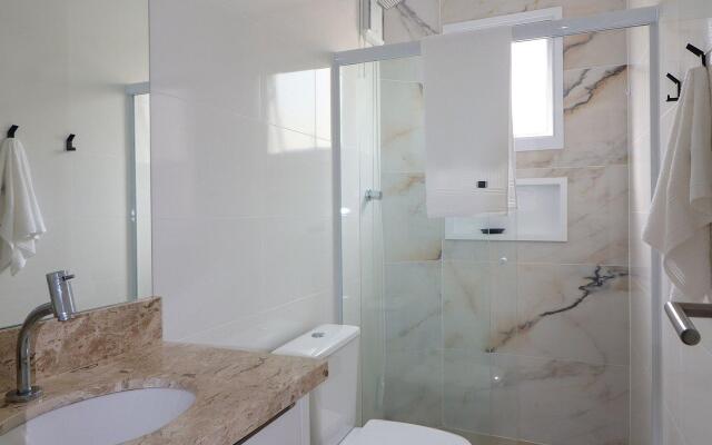 Excelente dois dormitórios a 250m mar - ZB01H