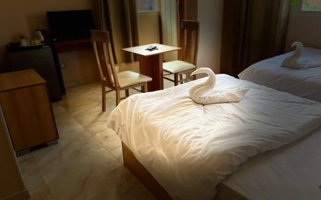 Grand pyramids view hotel