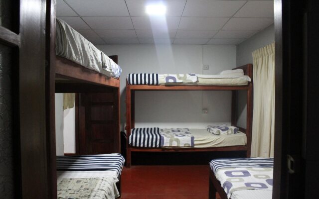 Hi Lanka Backpackers - Adults Only