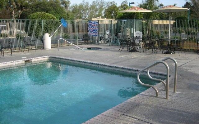 Edgewater Inn Reedley