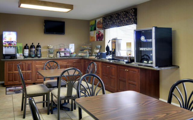 Quality Inn Russellville Area