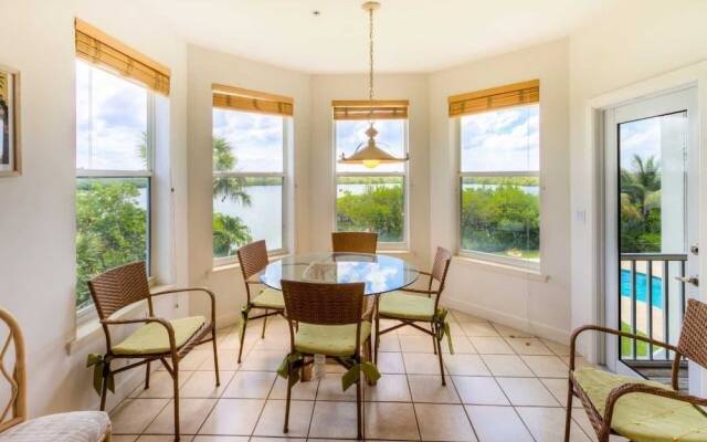 The White Ibis 5 Bedroom Home