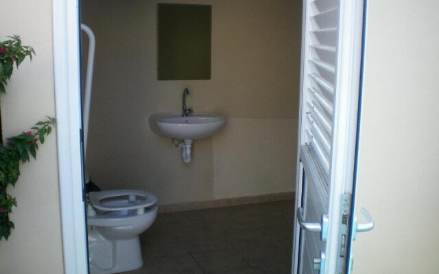 103 ELEGANT 2 bed apartment with free Wifi AC pool & gym
