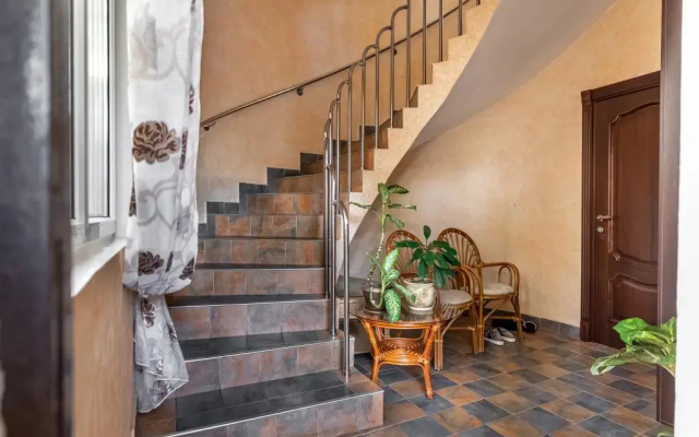 Mart Guest House