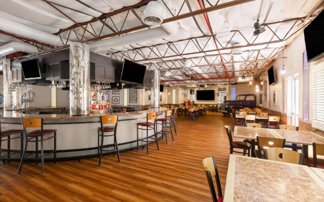 Ramada by Wyndham Kingman