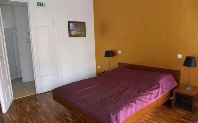 Julija&Robert's Riverview Apartments and Rooms