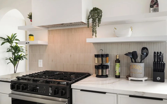 Oceanview Sunset View 3BR Luxe Home Yard