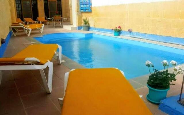 3 bedrooms villa with private pool and wifi at Qala