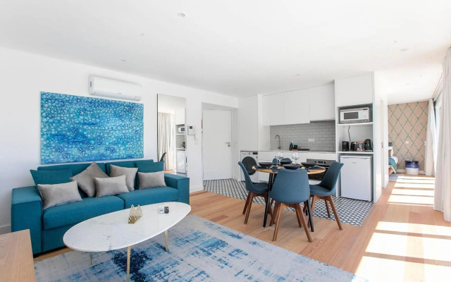 Luminous Premium Loft w/AC & Terrace by LovelyStay