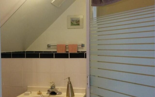 Fairmont House Bed & Breakfast