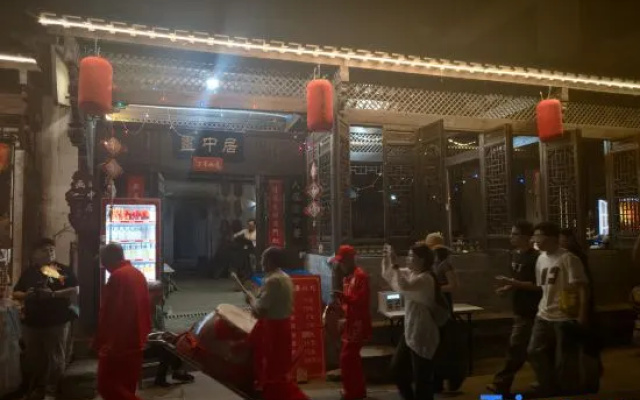 Tang Mo Huazhongju Homestay (Tang Mo Scenic Area) – People – Huangshan