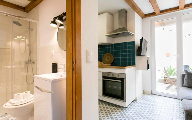 Bright Studio with Terrace in LX Factory- Center