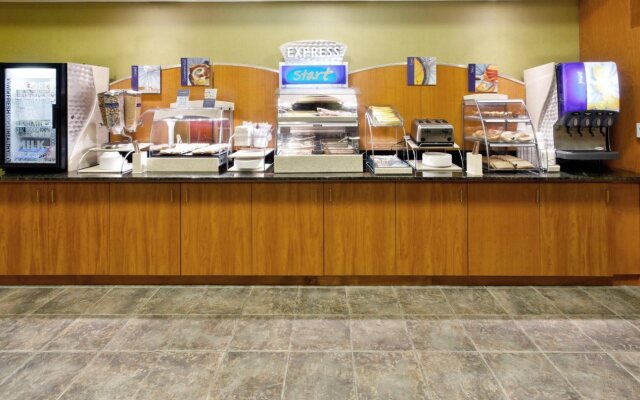 Holiday Inn Express & Suites Canyonville