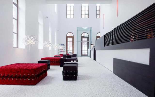 Eburon Hotel - Different Hotels