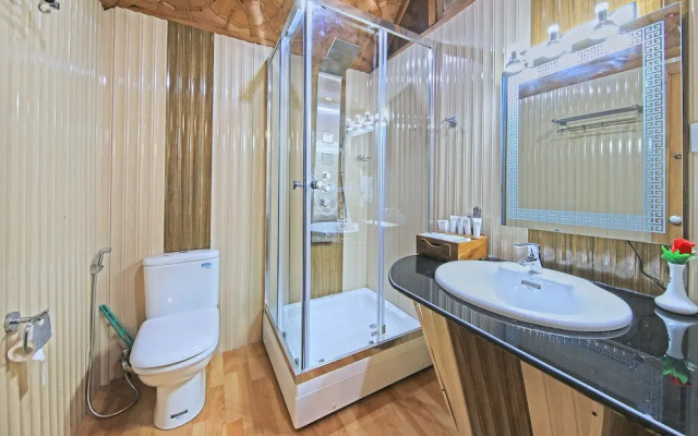 Kolu Group Of Houseboats