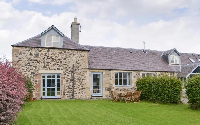 Hume Orchard Steading