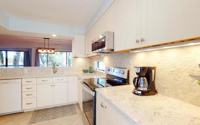 911 Inverness Village