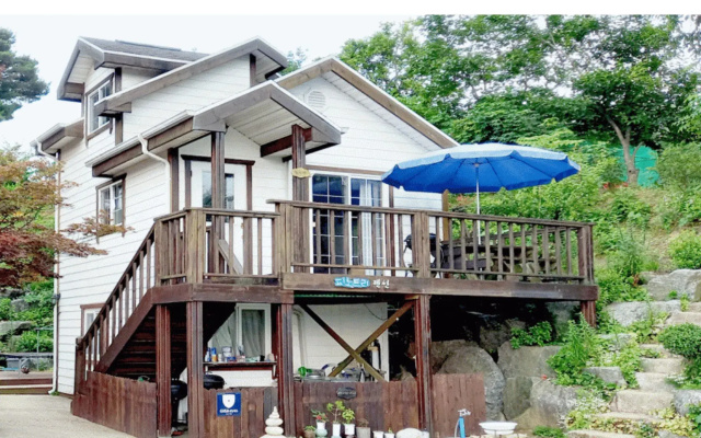 Yangyang Pinot Tree Pension