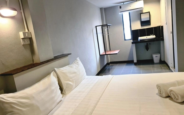 The 8 Factory Hotel Phitsanulok