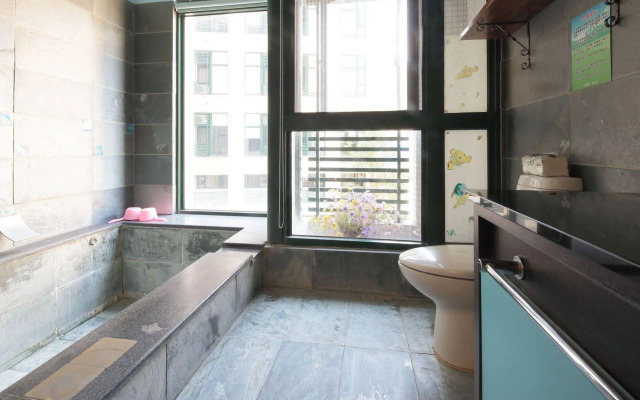 Quan Jia Hot Spring B&B
