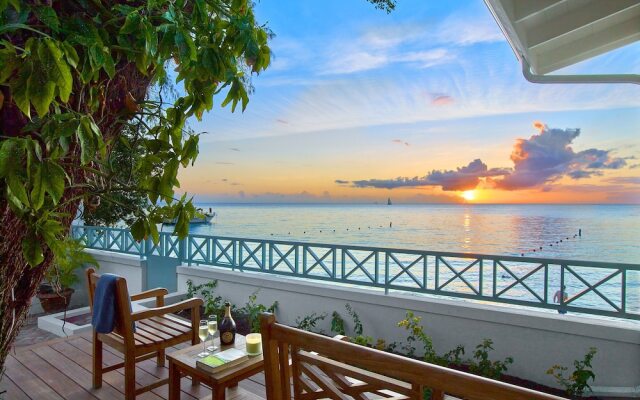 Southwinds Beach House is a 3 Bedroom With Exquisite sea Views