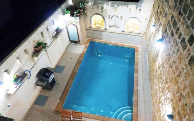 Mixel Gozitan Villa and Pool