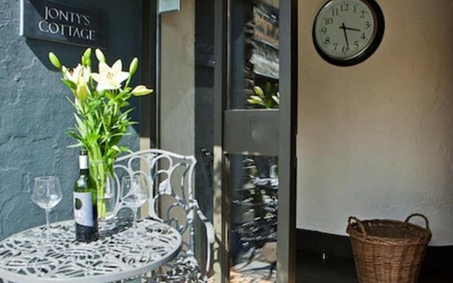 Provincial Holiday Home at Elterwater near River Brathay