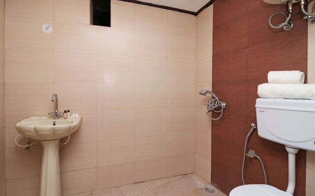 OYO 13673 Home Luxury 1RK Happy Valley
