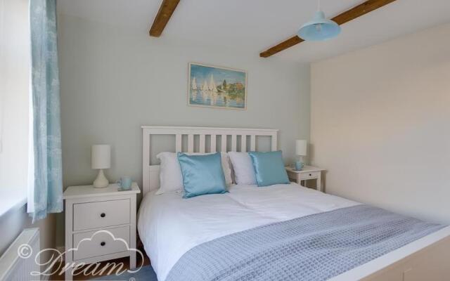 Ammonite Cottage, Portland